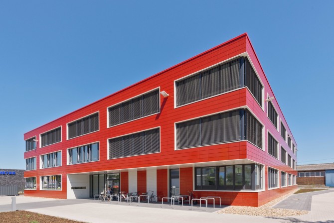 Neubau Mehrzweckimmobilie mit Schulnutzung